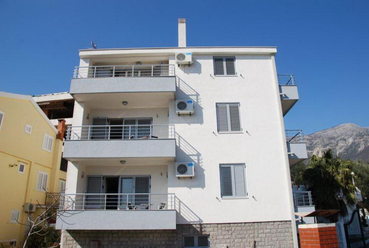 Ivanovic Apartment *