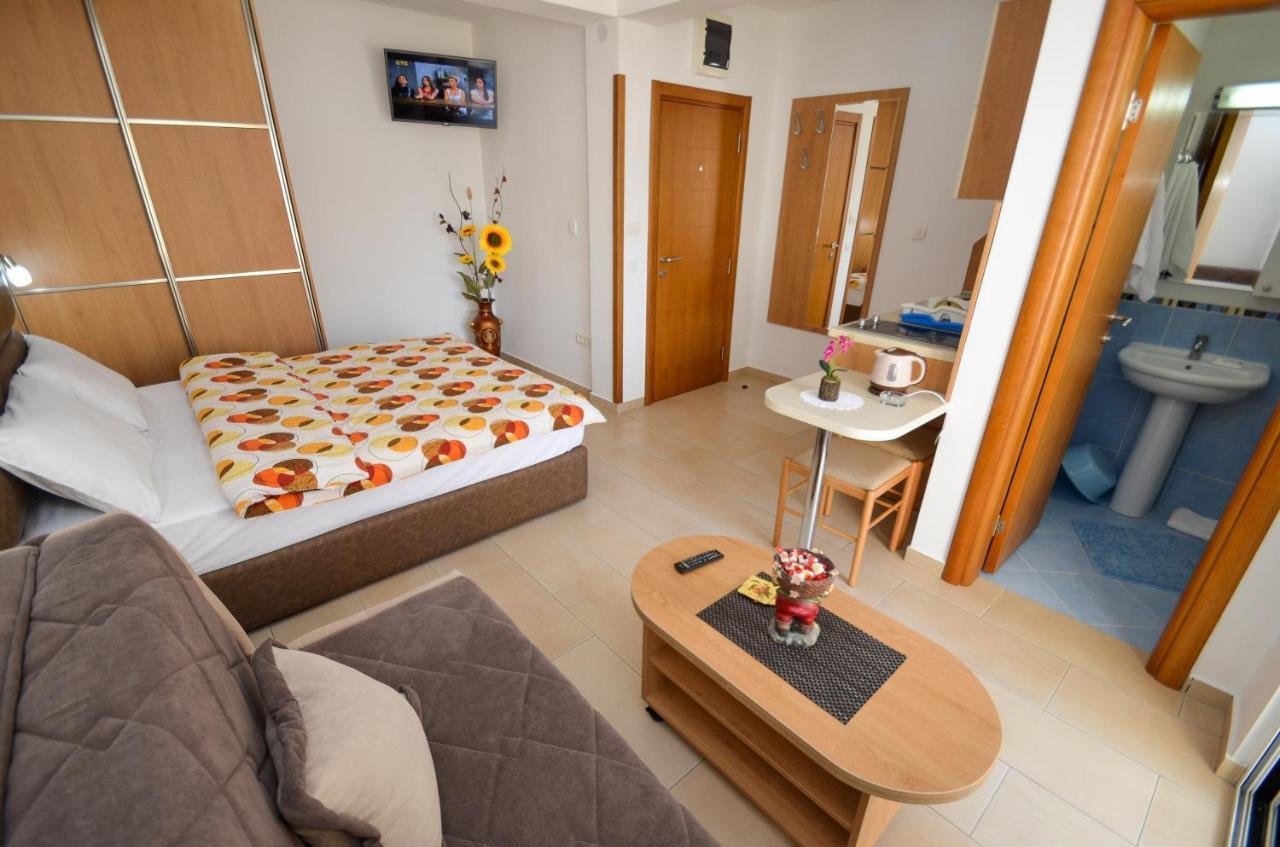 Ivanovic Apartment *